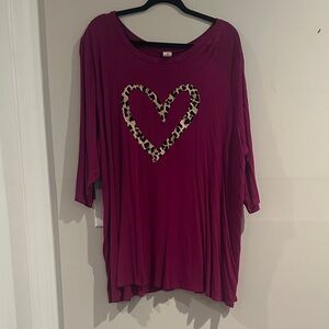 Chic Magenta Leopard Heart Women's Tunic